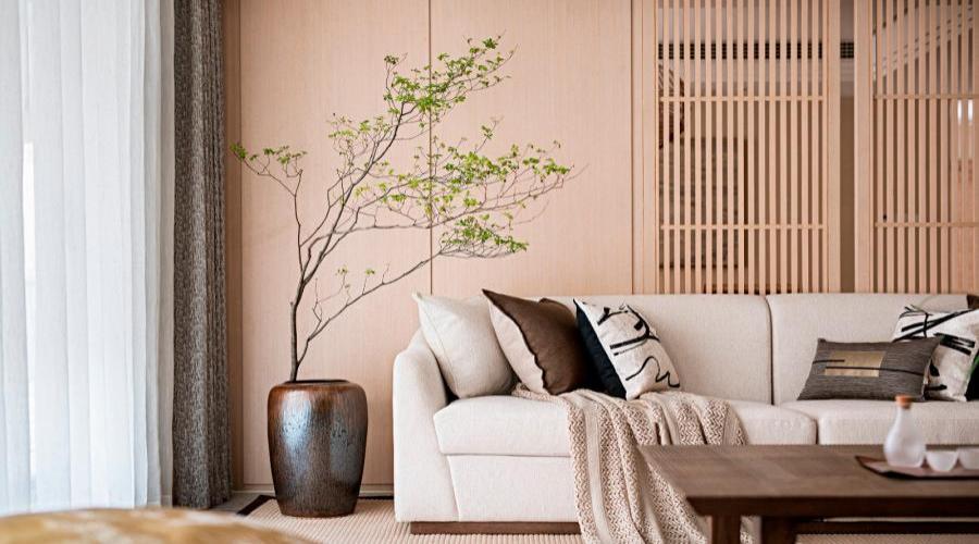 不追求华丽，而追求舒适；不堆砌装饰，而回归生活本身